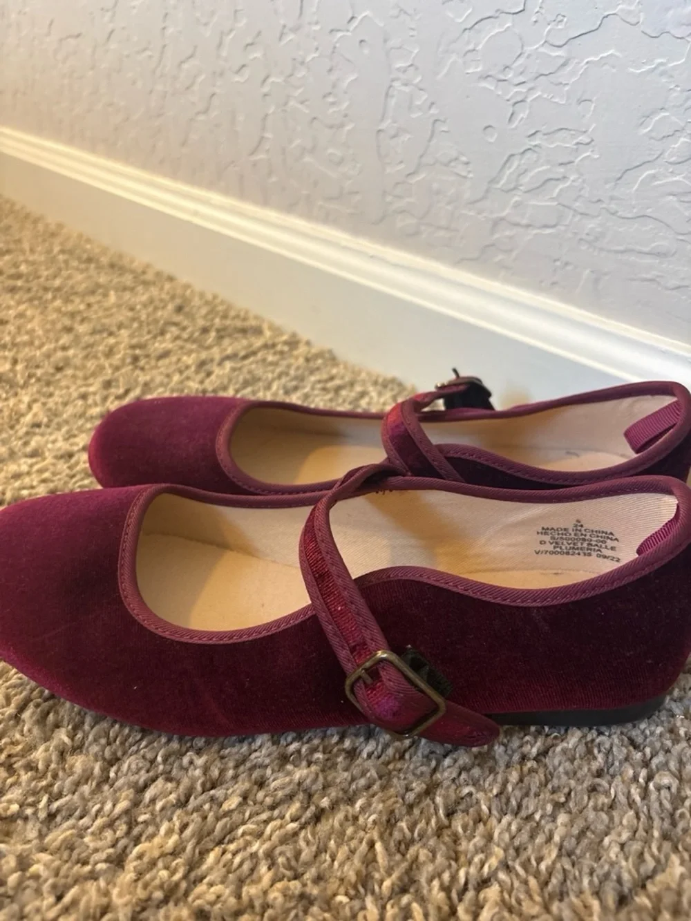 Old Navy Kids' Burgundy Velvet Mary Jane Flats